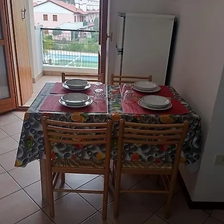 Amelia Apartment